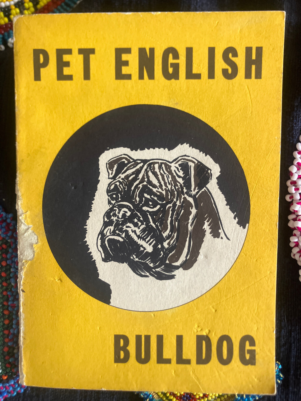 Pet English bulldog book