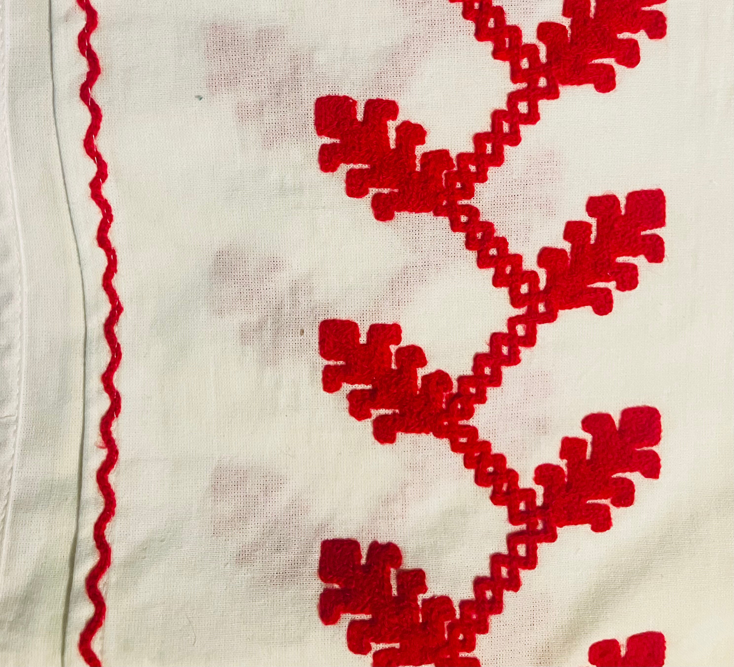 Ivy tablecloth/bedsheet